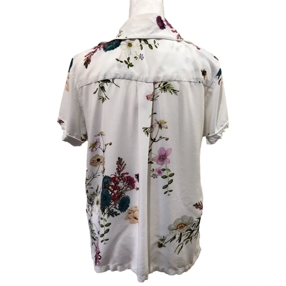 PLUM Pretty Sugar short sleeve, floral, button up blouse.  Size L - Picture 2 of 8